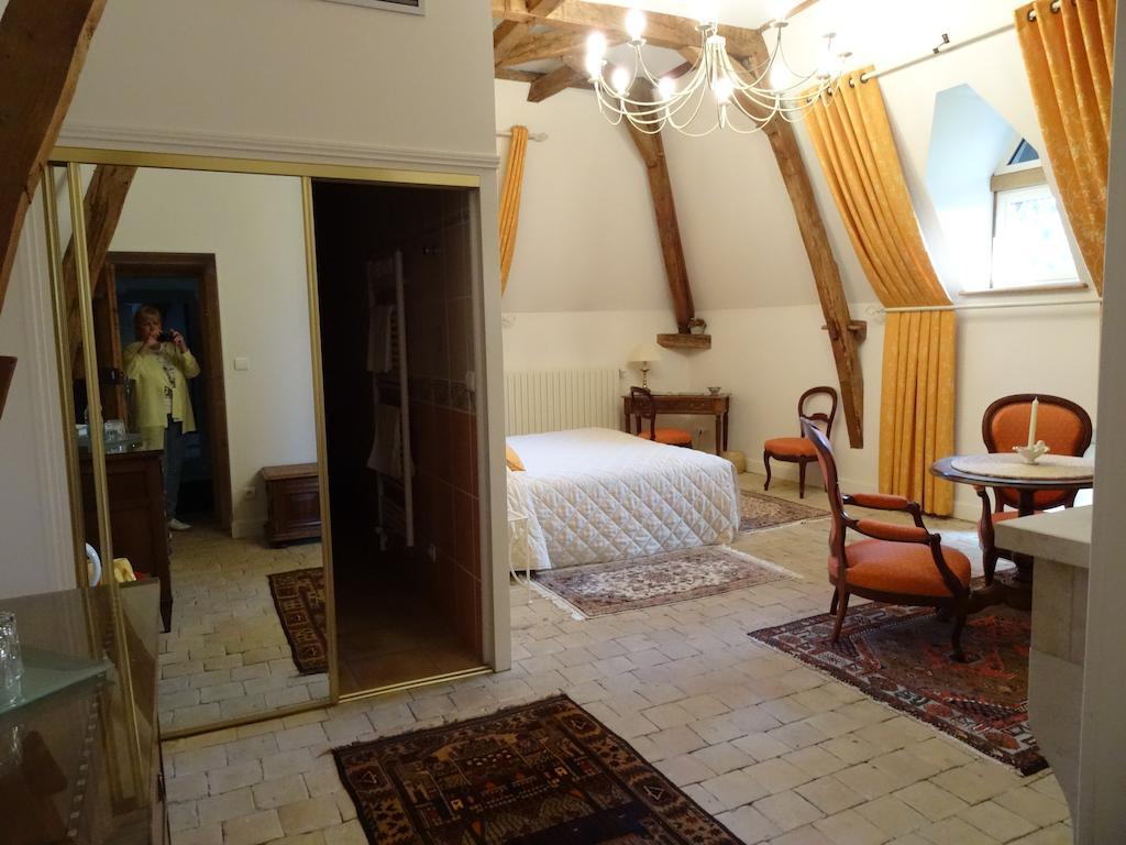 לינה וארוחת בוקר Prissé Gentilhommiere De Collonges חדר תמונה